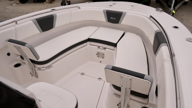 New 2024  powered Robalo Boat for sale